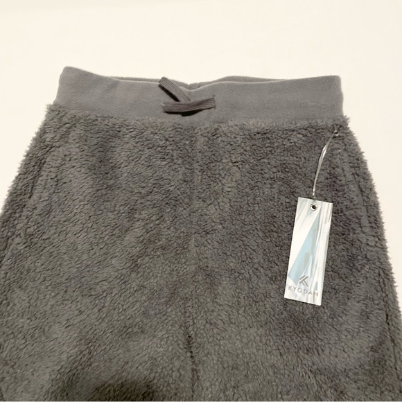 Kyodan Fuzzy Sweater and Pants Set Girls Size Medium 10/12 - Picture 10 of 16